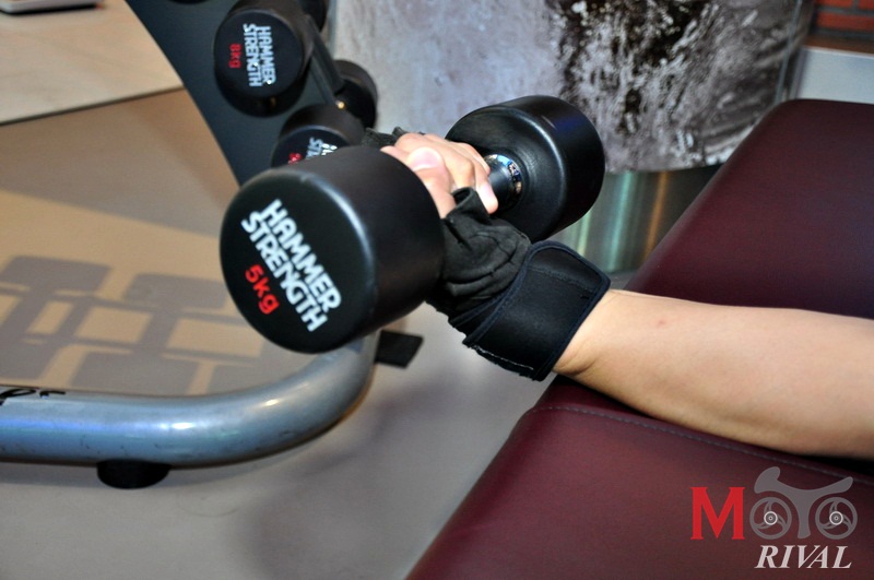 1-Arm-Palm-Up-Wrist-Curl_2