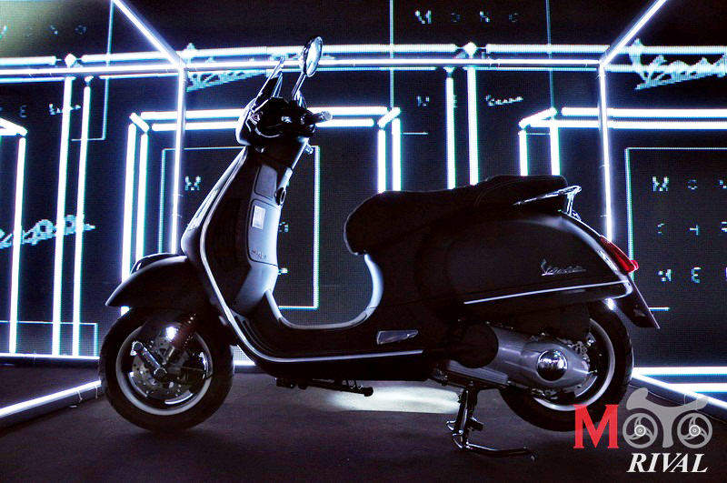 Vespa-Raduno-Monochrome-Launch_26