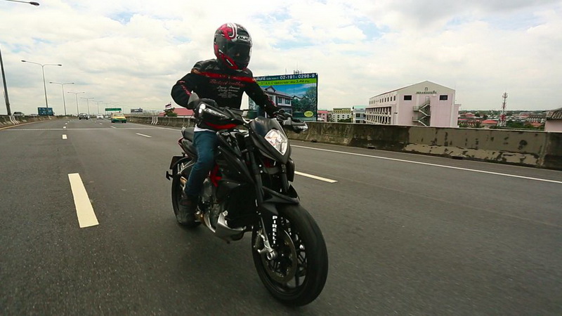 Me-MV_Agusta_Rival