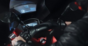 Samsung Smart WindShield เชื่อมต่อมือถือ แสดงผลบนบังลมหน้า เทคโนโลยีใหม่ Samsung samsung-smart-windshield_1