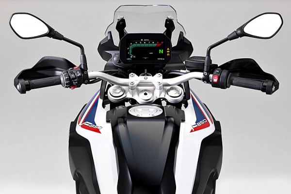 071817-2018-bmw-f750gs-02 - Motorcycle.com