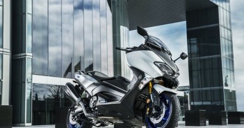 เปิดตัว 2018 Yamaha T-Max Sport Edition แต่งพิเศษ ชิลด์ต่ำ ท้ายสั้น ใส่ท่อ 2018 Yamaha T-Max Sport Edition