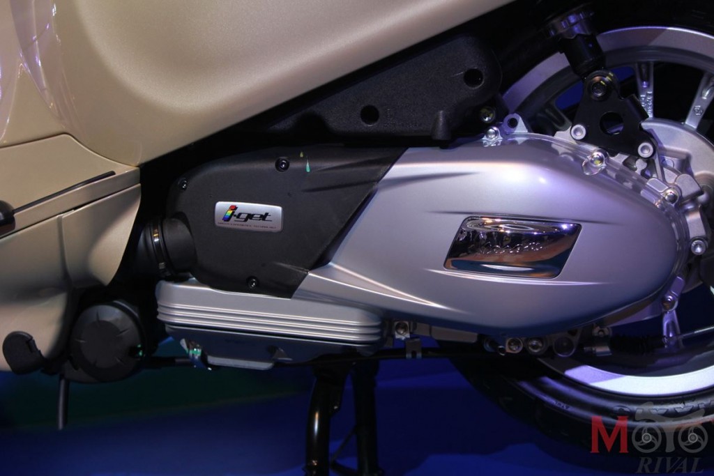 2018-vespa-primavera-150-beige-01