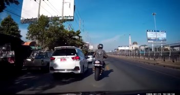แย่ทั้งคู่? คลิป Mobilio แซงซ้าย ก่อนโดน Superfour แซงขวาตามมายัน Mobilio-Superfour