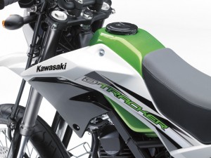 2015-Kawasaki-Dtracker-150_11