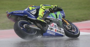 ผล 2015 MotoGP Silverstone Rossi แชมป์ Wet Race VR-46-MotoGP-Silverstone-2015