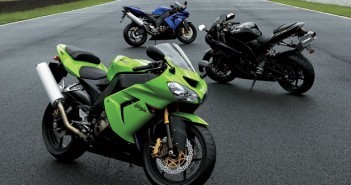 ด่วน Kawasaki ตามหา 2004 ZX-10R ใครมีโปรดติดต่อ 2004-Kawasaki-ZX-10R