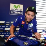 2015-Yamaha-R1-Rossi-Movistar_08