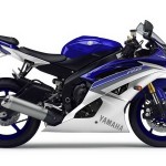 2015-Yamaha-YZF-R6-EU-Race-Blu