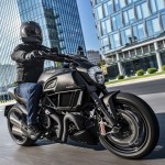 2016-Ducati-Diavel-Carbon_02