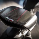 2016-Ducati-Diavel-Carbon_08