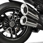 2016-Ducati-Diavel-Carbon_21