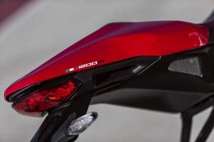 2016-Ducati-Monster-1200-R-still-06_resize