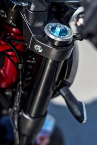 2016-Ducati-Monster-1200-R-still-09_resize