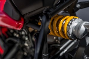 2016-Ducati-Monster-1200-R-still-14_resize