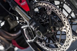 2016-Ducati-Monster-1200-R-still-16_resize