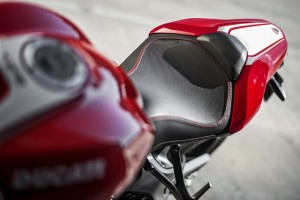 2016-Ducati-Monster-1200-R-still-17_resize