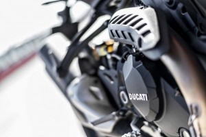 2016-Ducati-Monster-1200-R-still-20_resize