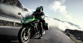 2016-kawasaki-Ninja1000-4