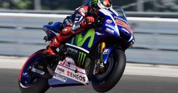 Jorge Lorenzo ฟอร์มดี ทุบสถิติตัวเองลงอีกเกินครึ่งวิทำ Lap Record SanmarinoGP Lorenzo-Lap-Record-FP3-SanmarinoGP-2015