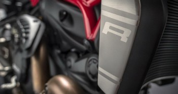 เตรียมเปิดตัว Ducati Monster 1200R ใหม่ Naked Bike ที่แรงที่สุดของค่าย Teaser-Ducati-Monster-1200R