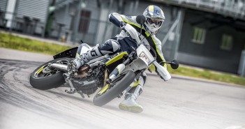 2016-Husqvarna-701-Supermoto_7