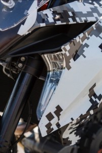 2016-KTM-1290-Super-Duke-GT-1st-Photos_17