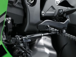2016-Kawasaki-ZX-10R-More-Detail_09