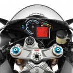 2015-Aprilia-RSV4_6