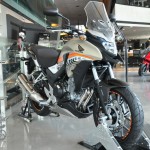 2016-Honda-CB500X-Preview_01