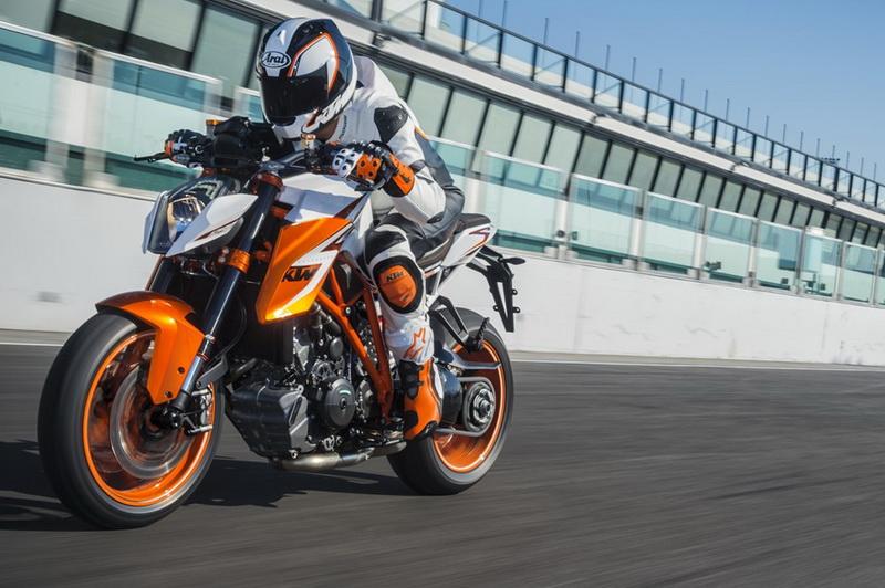 2016-KTM-Super-Duke-R-Special-Edition_2