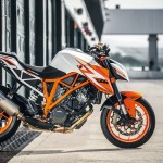 2016-KTM-Super-Duke-R-Special-Edition_4