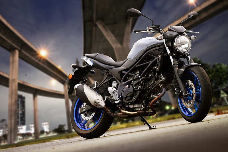 2016-Suzuki-SV650_05