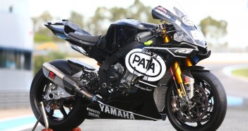 พาชมภาพ Yamaha R1 WSBK ทดสอบรถก่อนบิดฤดูกาล 2016 WSBK Yamaha-R1-WSBK-1st-Test-Jerez_07