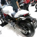 Ducati-Monster821-White-Pearl_1