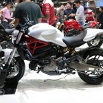 Ducati-Monster821-White-Pearl_2