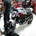 Ducati-Monster821-White-Pearl_6