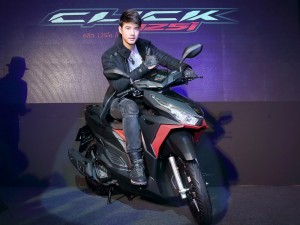 2016-Honda-Click125i-Official_05