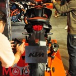 2016-KTM-690-Duke-R_21