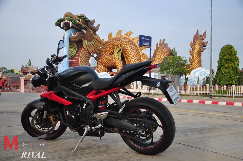 Review-Triumph-Street-Triple-R-675_153 - Motorival.com