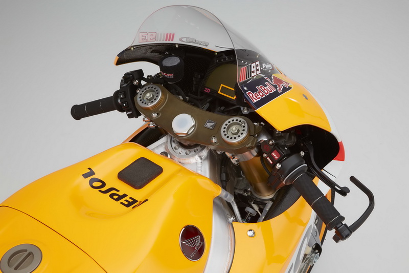 2016-Honda-RC213V-Marc-Marquez-18_resize