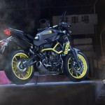 2016-Yamaha-MT-07-Night-Fluo_09