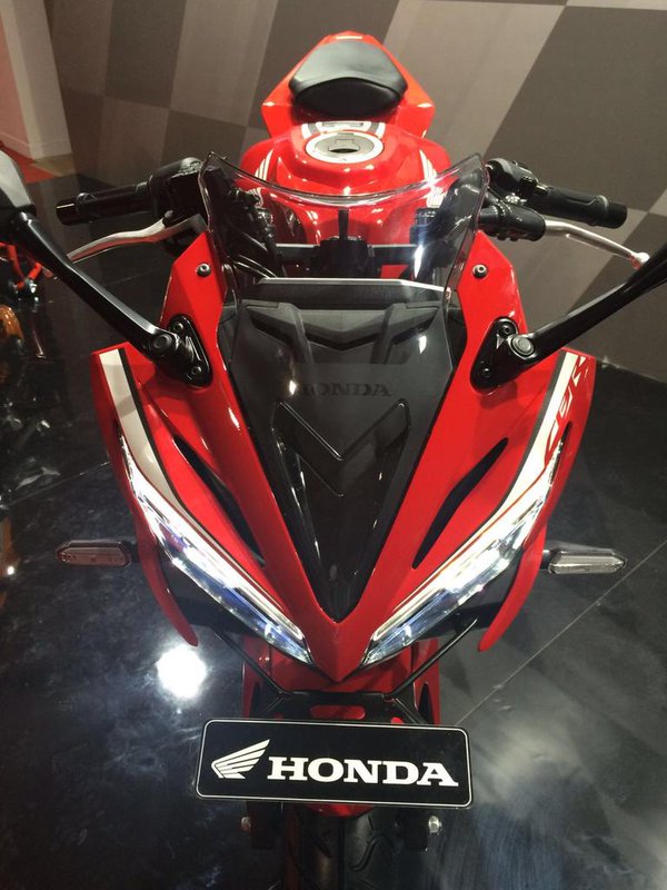 All-New-Honda-CBR150R-2016_2