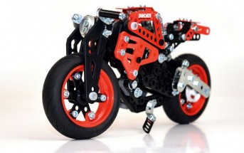 Meccano_Ducati-Monster-1200S_3