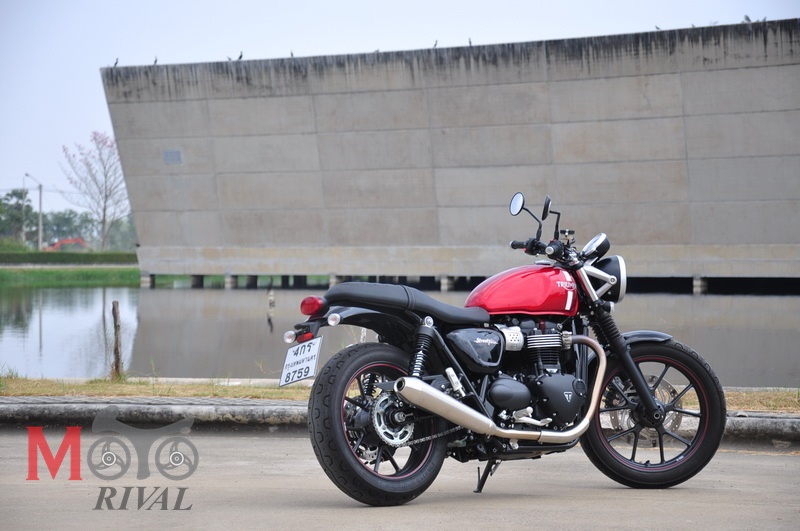 Review-Triumph-Street-Twin-MotoRival_095