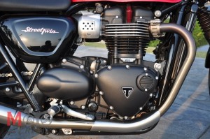Review-Triumph-Street-Twin-MotoRival_110