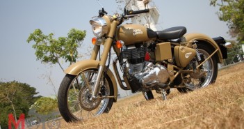 Royal-Enfield-Classic-Desert-Storm_MotoRival_09