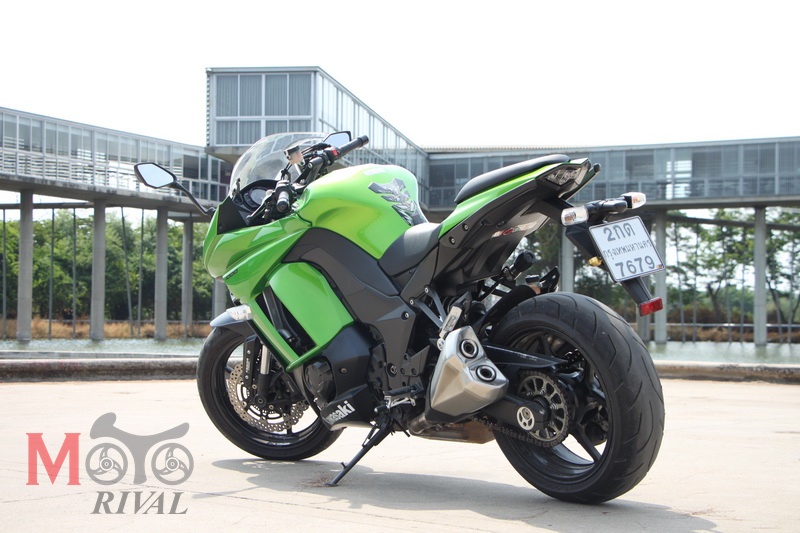 Kawasaki-Ninja1000-MotoRival_07