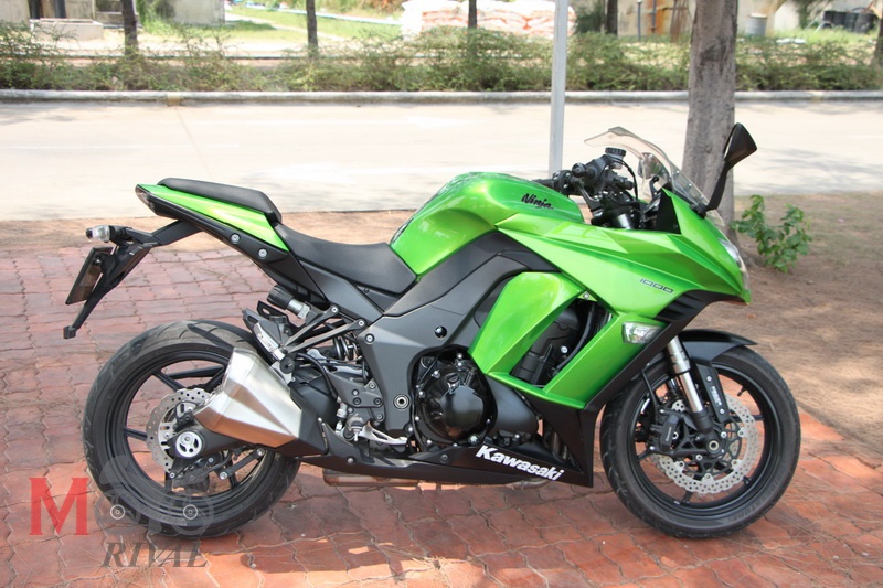 Kawasaki-Ninja1000-MotoRival_39