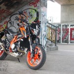 2016-KTM-690-Duke-R_19